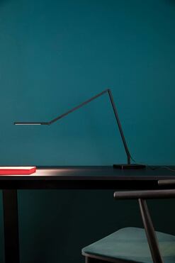UNTITLED TABLE / WALL LINEAR